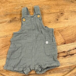 NWOT Little planet baby organic cotton gauze shortalls in green